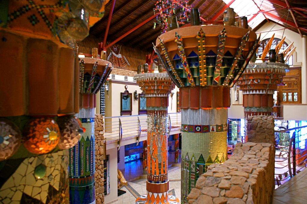 Ammazulu African Palace Kloof Extérieur photo