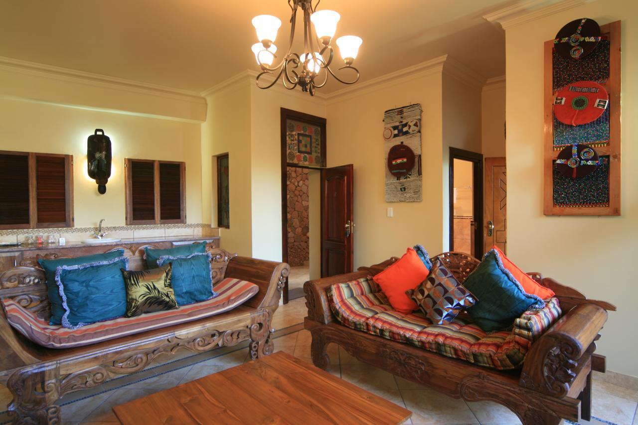 Ammazulu African Palace Kloof Extérieur photo